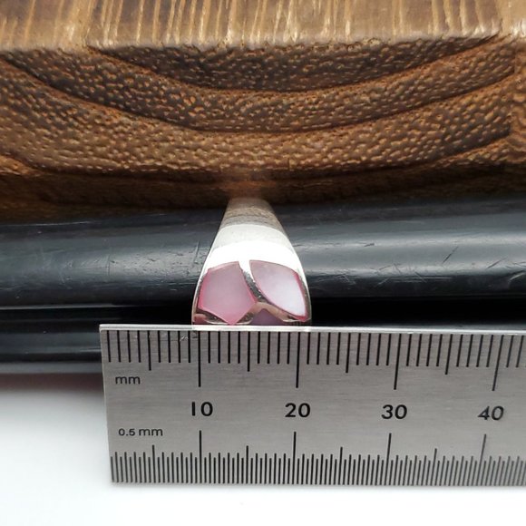 Size 8.25 925 Sterling Silver Section Pink Shell Cute Ring - Picture 7 of 8